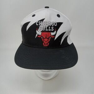 Vintage Chicago Bulls Hat Cap Snap Back White Black NBA Sharktooth Logo 7 90s